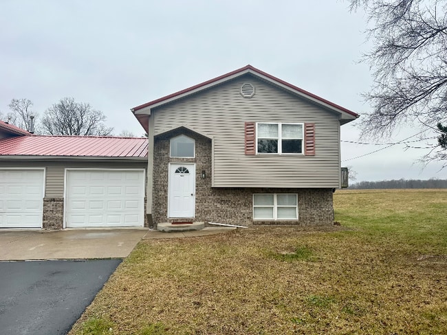 939 Macon Hwy in Tecumseh, MI - Building Photo - Building Photo