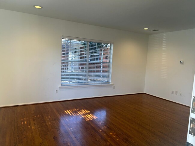 6321-6323 Ravendale Ln in Dallas, TX - Building Photo - Building Photo