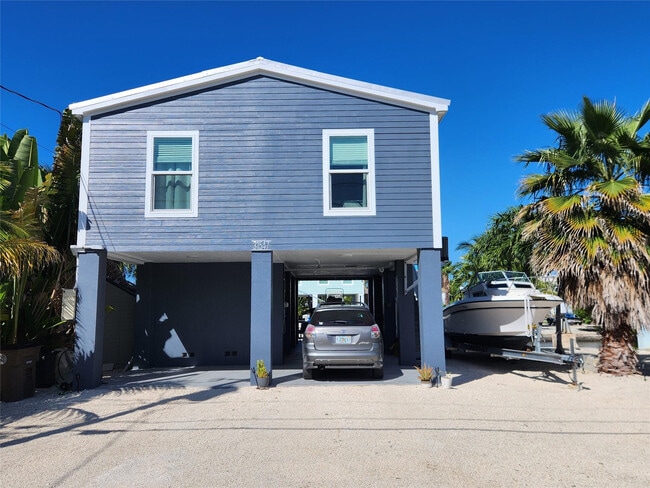 31547 Ave D in Big Pine Key, FL - Building Photo - Building Photo