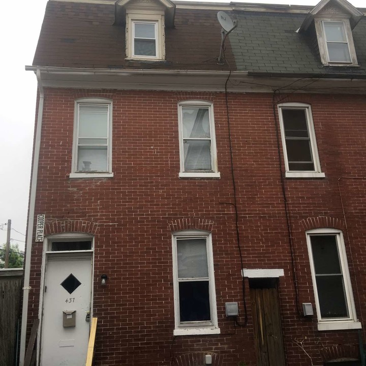 437 Cooper Pl in York, PA - Building Photo