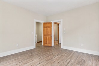 27 Frederic St in Portland, ME - Building Photo - Building Photo