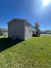 133 Grand River Dr in Adrian, MI - Foto de edificio - Building Photo