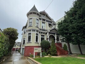 2112 Santa Clara Ave, Unit A1 in Alameda, CA - Building Photo