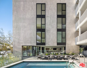 9001 Santa Monica Blvd in West Hollywood, CA - Building Photo - Building Photo