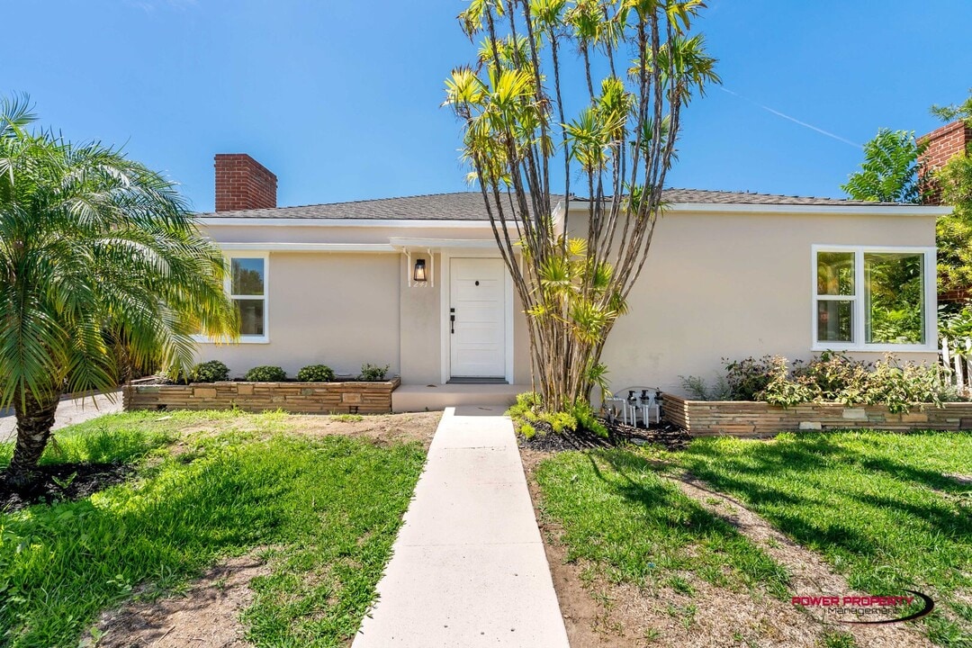 241 Alabama St in San Gabriel, CA - Building Photo