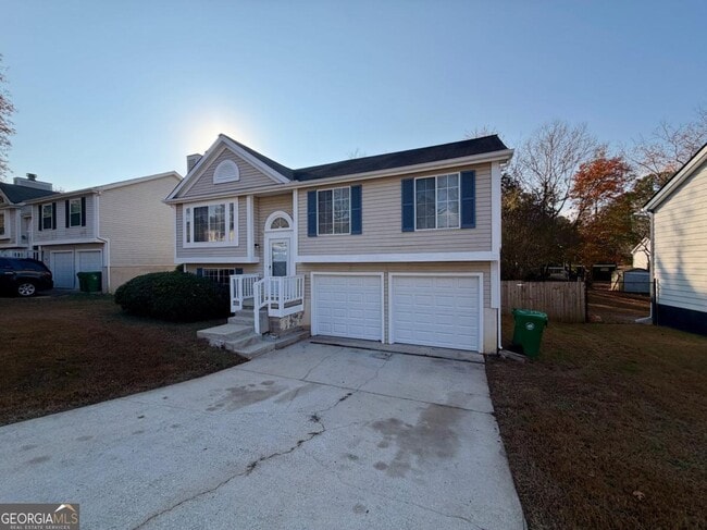 6091 Raintree Bend in Lithonia, GA - Building Photo - Building Photo