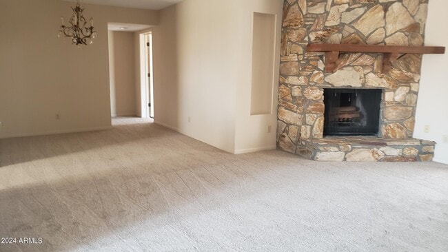 16212 E Carmel Dr in Fountain Hills, AZ - Building Photo - Building Photo