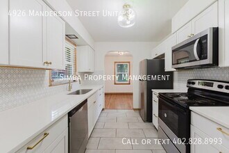 4926 Manderson St in Omaha, NE - Building Photo - Building Photo