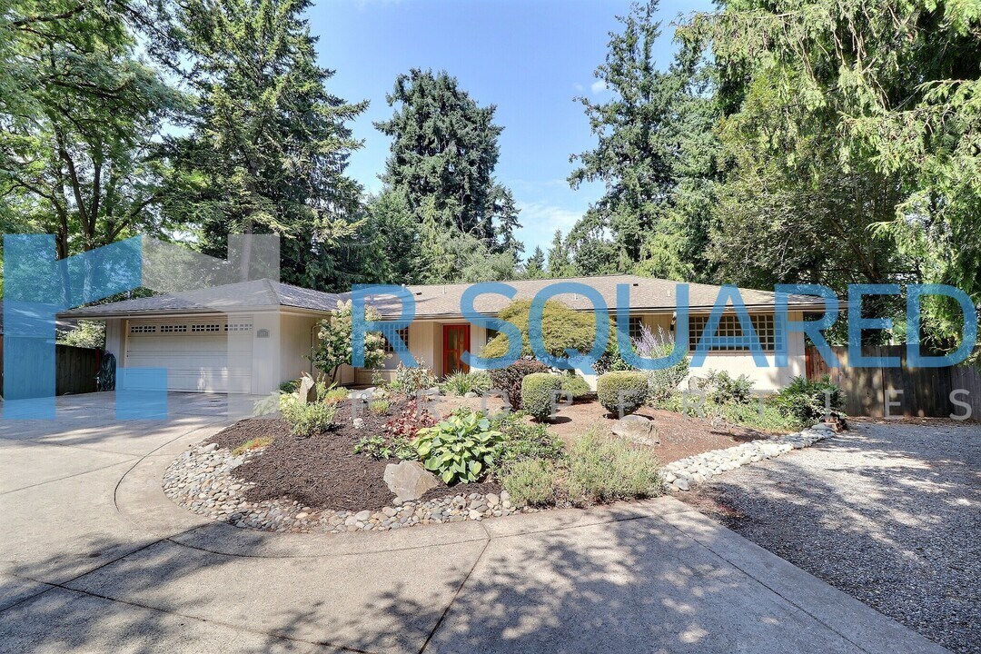 307 Slater St in Kirkland, WA - Building Photo