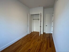 31 Marcus Garvey Blvd, Unit 3R in Brooklyn, NY - Foto de edificio - Building Photo