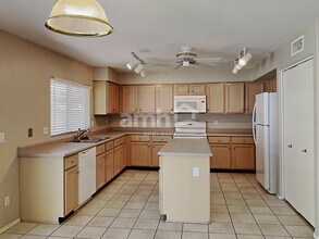 7227 E Navarro Ave in Mesa, AZ - Building Photo - Building Photo