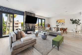 137 N Doheny Dr in West Hollywood, CA - Foto de edificio - Interior Photo