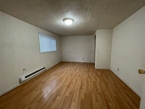 387 SE Darrell Ave in Winston, OR - Building Photo - Building Photo