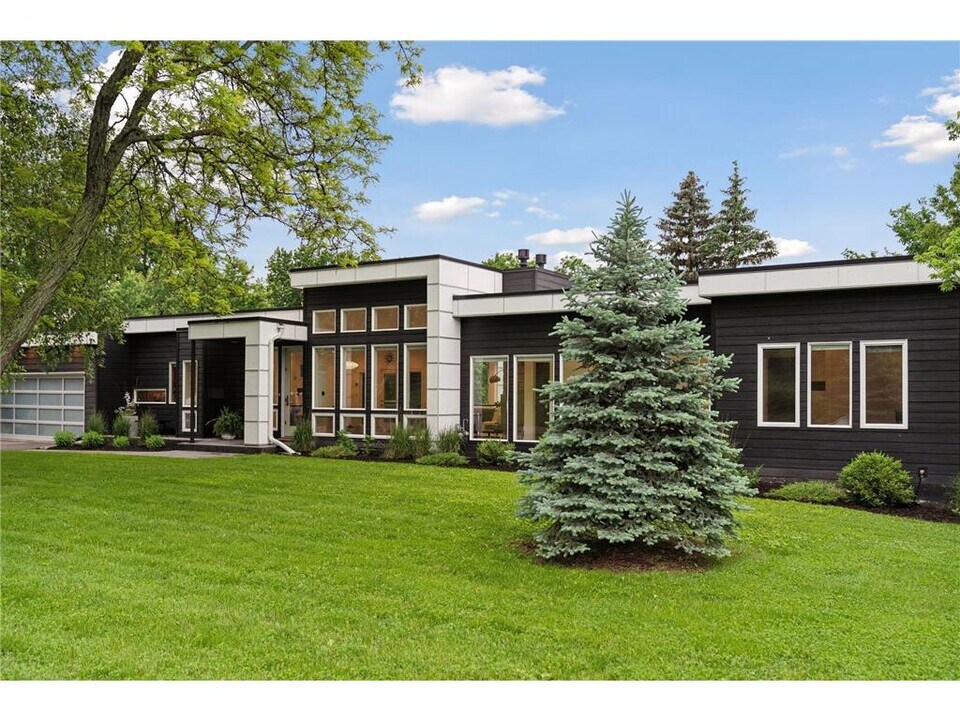 209 Westwood Dr N in Minneapolis, MN - Building Photo