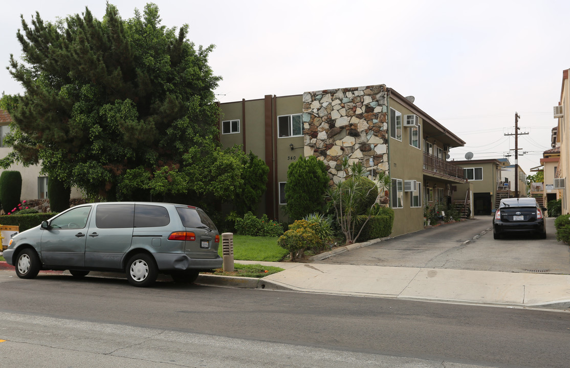 340 W Doran St in Glendale, CA - Building Photo