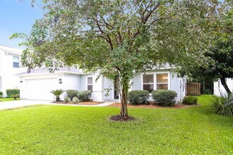 1322 Dunns Lake Dr in Jacksonville, FL - Foto de edificio - Building Photo