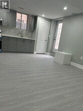 70 Rosewell Cres in Halton Hills, ON - Building Photo - Building Photo