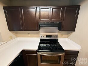 2802 Iron Gate Ln in Charlotte, NC - Building Photo - Building Photo