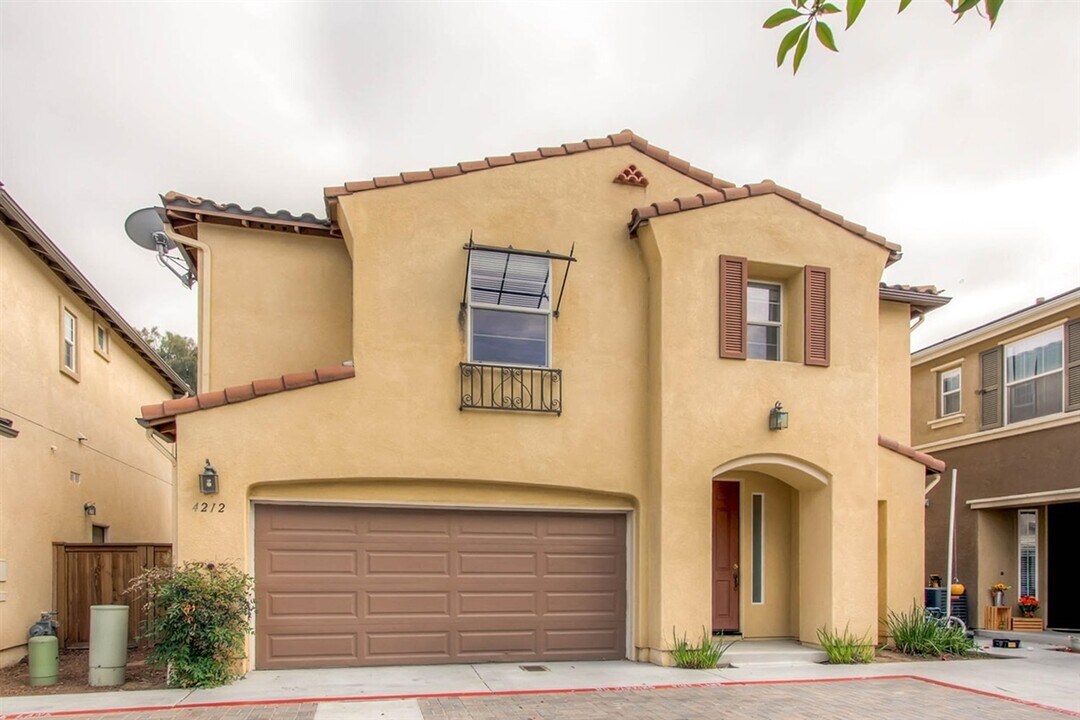 4212 Ave Arroyo in National City, CA - Building Photo