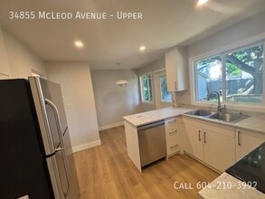 34855 McLeod Ave in Abbotsford, BC - Building Photo - Building Photo