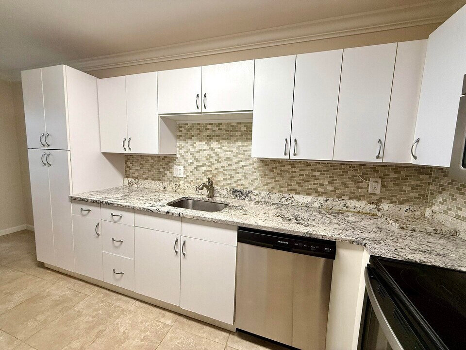 20920 Sedgewick Dr in Boca Raton, FL - Building Photo