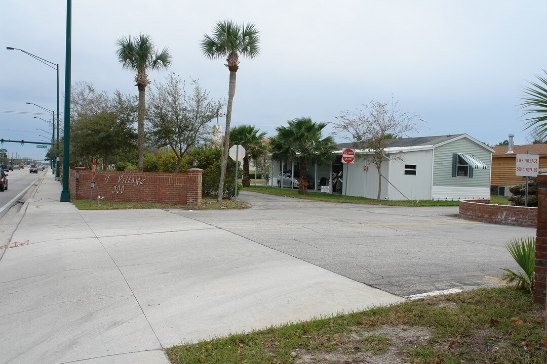 500 S Nova Rd in Ormond Beach, FL - Foto de edificio