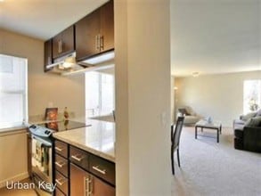 4012 California Ave SW in Seattle, WA - Building Photo - Building Photo