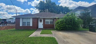106 Sterling St in College Station, TX - Building Photo