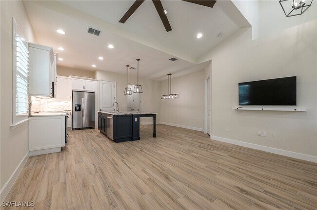6988 Saona CT in Naples, FL - Building Photo - Building Photo