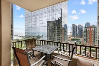 530 N Lake Shore Dr in Chicago, IL - Building Photo - Building Photo