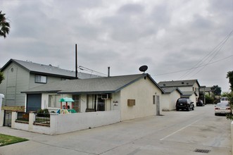5538 Gotham St in Bell Gardens, CA - Foto de edificio - Building Photo