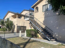 13628 Kornblum Ave., Unit Apt 5 in Hawthorne, CA - Building Photo