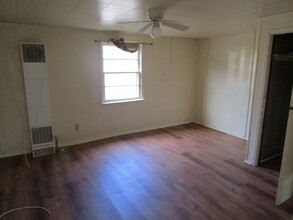 7 Shoemakers Ln in Belvidere, NJ - Foto de edificio - Building Photo