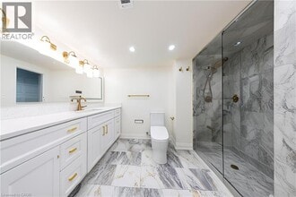 211 Granite Rdg Trl in Hamilton, ON - Building Photo - Building Photo