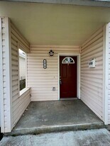 1008-1010 E Ermina Ave in Spokane, WA - Building Photo