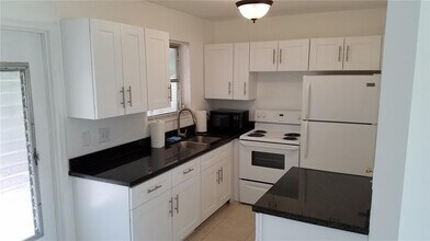 2734 Fillmore St in Hollywood, FL - Building Photo - Building Photo