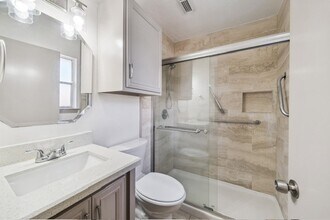 5915 Ray Dr in Pasadena, TX - Building Photo - Building Photo