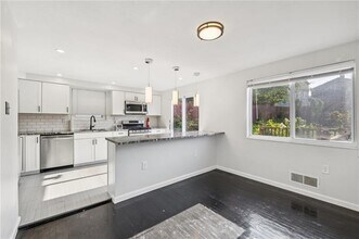 1611 Alverado Ave in Pittsburgh, PA - Building Photo - Building Photo