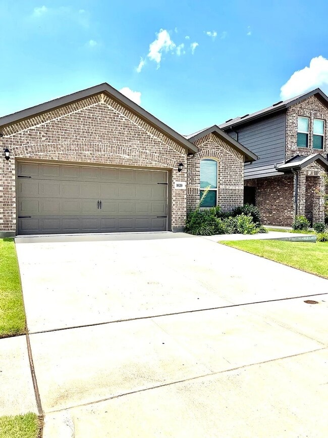 1020 Runnels Ln in Aubrey, TX - Building Photo - Building Photo