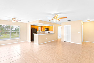 Mainsail Apartments in Apollo Beach, FL - Building Photo - Interior Photo