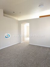 140 Highfield Cir in Sacramento, CA - Building Photo - Building Photo