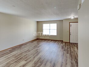 439 Wellsleyglen Dr in Columbus, OH - Building Photo - Building Photo