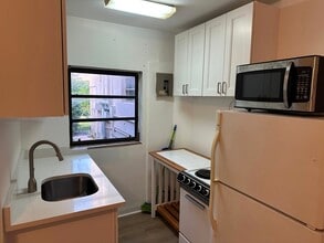 340 Mendoza Ave in Coral Gables, FL - Building Photo - Building Photo