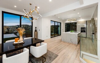 7567 Hermes Dr in Los Angeles, CA - Building Photo - Building Photo