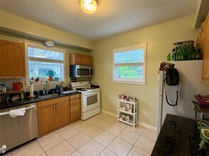 16 Malaga Ave in Coral Gables, FL - Building Photo - Building Photo