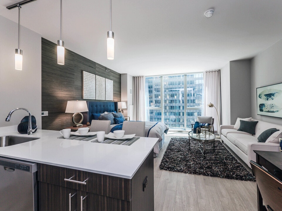 130 N Garland Ct, Unit 2901 in Chicago, IL - Building Photo