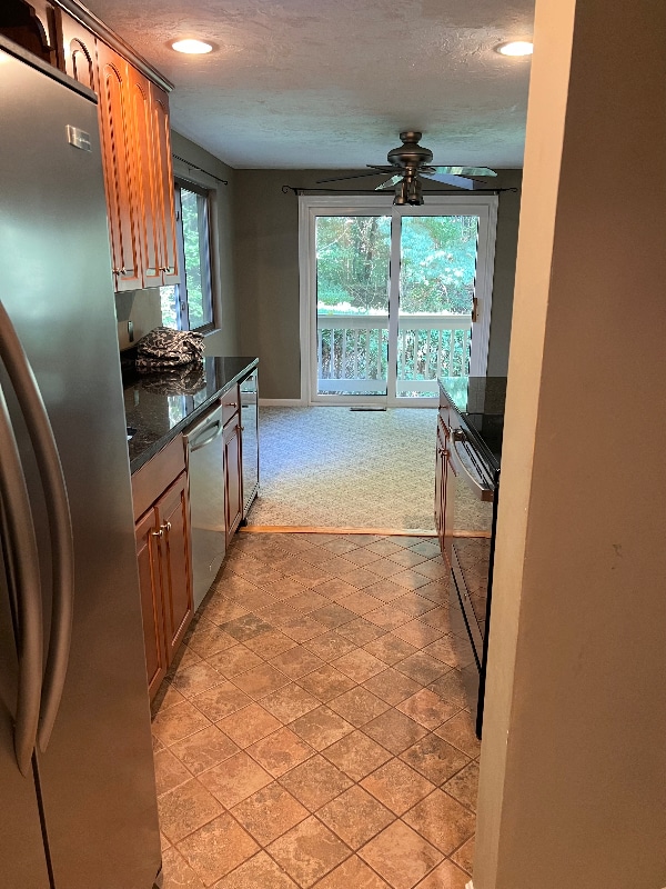 69 Samuel Dr in Grafton, MA - Foto de edificio - Building Photo