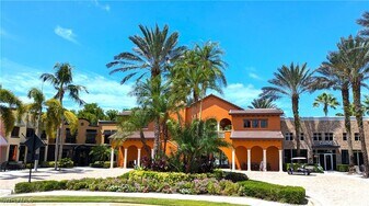 9055 Capistrano St N in Naples, FL - Building Photo
