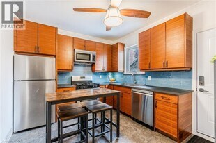 9 Stirton St in Hamilton, ON - Building Photo