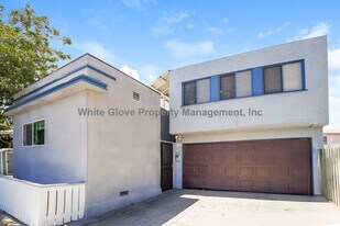 717 St Louis Ave in Long Beach, CA - Building Photo